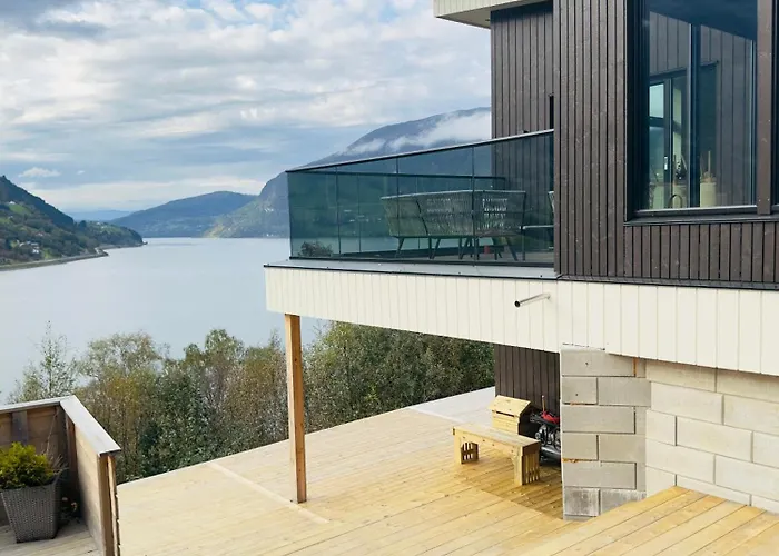 With Panorama View أولدن